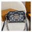 LV Petite Malle Denim textile jacquard กระเป๋าทรงกล่องสุดไอคอนนิค สีเทาเดนิมสวยมีเสน่ห์ ถือเป็นคลัชเก๋ๆ หรือสะพายข้างชิคๆ พร้อมตอบรับได้ทุกลุค ทุกสไตล์ไปเลยจ้า
