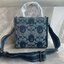 Coach Bape X Coach Tote 22 In Signature Jacquard กระเป๋าถือและครอสบอดี้โท้ทมินิไซส์ รุ่นใหม่สุดฮอต!! ใบจริงคือน่ารักม้ากกกก!! สวยอยู่ทรง มี 2 สี น่ารักน่าใช้ วัสดุหนังแคนวาส มาพร้อมหูจับในตัวและสายสะพายข้าง ถอดออกหิ้วเก๋ๆก็ได้ หรือสะพายถ่ายรูปชิคๆก็ดูดี ล