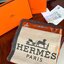 Hermes Paris Women’s Scarves Accessories Scarf ผ้าคลุมไหล่ผืนใหญ่ สวยหรูตาสแบบฉบับจากHermes ถักทอด้วยผ้าcashmere ผ้าเนื้อดี สัมผัสนุ่มมือ ทอลายในตัว สีสันและลายคมชัด ผืนใหญ่ ให้ความอบอุ่น มาเป็นเซ็ทของขวัญ เพื่อมอบเป็นของขวัญชิ้นดีแทนความรู้สึกดีๆให้กับที