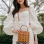 M.C.M CYLINDER CROSSBODY IN VISETOS รุ่นยอดฮิตอีกหนึ่ง!! กระเป๋าสะพายข้าง ดีไซน์ทรงกระบอก ให้คุณสนุกไปกับทุกสไตล์การแต่งตัว สวยอยู่ทรง ใส่ของสำคัญได้ครบถ้วน วัสดุหนังแคนวาสคุณภาพดี เปิด-ปิดด้วยซิปรอบ ภายในบุผ้าสลับหนังแท้ เป็นช่องโล่งทำให้เก็บของไว้ได้สะด
