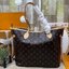 LV Neverfull MM Tote Monogram Canvas With Cat / Puppies กระเป๋าทรงโท้ท รุ่นลิมิเต็ด พิมพ์ลายน้องหมา น้องแมว ลวดลายท่องเที่ยว ลายสีสัน เป็นการรังสรรค์สุดท้าทายครั้งใหม่ของกระเป๋ารุ่นไอคอนิกจากหลุยส์ ผสานความหลากหลายในการใช้งานยุคใหม่กับพลังสีสันอันสดใสได้อ