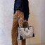 CELINE LARGE TOTE BAG VIP GIFT WITH PURCHASE (GWP) กระเป๋าพรีเมี่ยมกิ๊ฟ Limited จาก CELINE HAUTE PARFUME DUTYFREE COUNTER วัสดุ CANVAS ทรงเหลี่ยมดีไซน์ Casual สวยคลาสสิคสไตล์สาว Lisa ใบใหญ่ใส่สัมภาระได้เยอะจุใจภายในโล่งกว้าง ใส่เอกสาร A4 หนังสือ กระเป๋าสต
