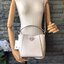 คอลเลคชั่นขายดี มากี่รอบๆ ก็หมดไวทุกรอบ!! TORY BURCH MCGRAW MINI BUCKET BAG กระเป๋าสะพาย และ ถือ คล้องแขน ทรงถัง สะพายได้ 2 ทรง ผลิตจากหนังแท้ หนังลูกวัว หนังนุ่ม หนังหอม น้ำหนักเบามากกก!! หนังลื่น นิ่มสวยมากๆ!! ด้านหน้าประดับโลโก้แบรนด์ ภายในโล่งกว้าง มี