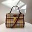 พรีเมี่ยมกิ๊ฟแท้ 100% 】Burberry london kelly bag vintage with strap Gift Bag กระเป๋าถือหรือสะพายไหล่ วัสดุ canvas ภายในโล่ง มี1ช่องซิป มีสายยาว มีฐานกันกระแทก ถอดสายได้ คุณนายสุดๆ ไม่ควรพลาดจริงๆค่า