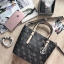 Don’t Miss! GUESS DELANEY MINI CROSS BODY BAG กระเป๋าถือหรือสะพายรุ่นที่ฮิตและขายดีที่สุดจาก GUESS FACTORY หนัง Saffiano ลาย GUESS Signature สวยอยู่ทรง ขนาดกำลังดี น้ำหนักเบา ด้านหน้าประดับโลโก้พร้อมพวงกุญแจโลโก้แบรนด์ห้อยที่หูกระเป๋าถอดเเยกใช้ได้ เปิดปิด