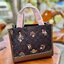 COACH DEMPSEY TOTE IN SIGNATURE CANVAS WITH HEDGEHOG PRINT 🦔 ((CC769)) เม่นเต้นรำ สวย น่ารัก มากๆค่ะ ใหม่กันต่อ ไปสวยกันให้สุดค่ะ! กับกระเป๋าทรงTOTE รุ่นใหม่ล่าสุด 🌟จุดเด่นของรุ่นนี้คือปริ้นท์ลายเม่นเต้นรำทั้งใบ น่ารักน่าเอ็นดูมากๆค่ะ เปิด