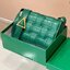 BOTTEGA VENETA PADDED CASSETTE BAG สร้างสรรค์ให้ไอเท็มนี้ดูหรู ดูแพง ใบจริงสวยมาก ใช้ได้ทั้งชายหญิง มาจำนวนจำกัด รีบตำกันน้า ไม่อยากให้พลาดเลยจ้า