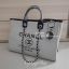 Chanel tote canvas bag จากงานพรีเมี่ยม VIP GIFT รุ่นดังเลยค้า Size ใหญ่อลัง บอกเลยว่า *งานดีที่สุด ตัวกระเป๋า กระเป๋าผ้าเป็นผ้า canvas เนื้อดีสมราคา สัมผัส นุ่มลื่นมือมากกกก อะไหล่เงินปั้มแบรนด์แท้ทั้งใบ ด้านหน้าปัก logo แบรนด์สุดหรู จุของได้เยอะมากก มีช่