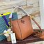 TORY BURCH McGraw Small Bucket Bag ดีไซน์ทรงตะกร้าแสนน่ารัก ดีเทลสะดุดตา รูปทรงจดจำง่าย สาว ๆ คนไหนที่เบื่อกระเป๋าถือทรงเดิม ๆ ลองมาดู Collection นี้กันดีกว่าค่ะ