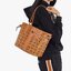 M.C.M SMALL REVERSIBLE LIZ SHOPPER IN VISETOS พร้อมเสิร์ฟความสวยให้ถึงบ้าน กับกระเป๋าทรงโท้ทไซส์ small ขนาดกำลังสวย แถมไม่พอ!! ยังมีใบลูกไปให้อีก สะพายแยกได้เก๋ๆด้วย!! ใครที่มองหากระเป๋าทรงโท้ทจุๆหน่อย ก็ต้องใบนี้เลย ดีไซน์ทรงสวยน่าใช้ โดดเด่นกว่าใคร ไม่ซ