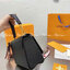 LOUIS VUITTON Twist Shoulder Bag MM / LV Twist MM ที่สุดของความสวยคลาสสิคย้อนยุค กระเป๋าสะพายที่มีลูกเล่น เพิ่มดีเทลให้น่าใช้งาน ด้วยสายสะพายแบบสปอร์ต ที่ปรับเปลี่ยนใช้ได้หลากหลาย วัสดุหนัง epi สวยคม ทนทาน ลวดลายเส้นไม้ แบบไม่มีใครซ้ำ เลิศๆไปอีกกับโลโก้สี