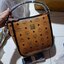 M.C.M KLASSIK LIMITED TOTE IN LEATHER BLOCK กระเป๋าโท้ท รุ่นลิมิเต็ดที่ทำเฉลิมฉลองวันครบรอบแบรนด์ ถือเป็นรุ่นที่หายากมาก ได้มารอบนี้รอบเดียวจ้า โท้ทสวยอยู่ทรง ขนาดกำลังดี พิเศษมากมาพร้อมสายหนังห้อย เข้าเซ็ท และสายสะพายสปอร์ต ถอดได้ ปรับได้ตามตัว รุ่นนี้หน