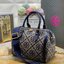 พร้อมส่งความสวย!!! medium TORY BURCH FACTORY MONOGRAM JACQUARD BOSTON BAG กระเป๋าถือหรือสะพายรุ่นใหม่ล่าสุดจาก TORY BURCH FACTORY วัสดุ Woven Jacquard & Leather ในลาย Jacquard คงเอกลักษณ์แบรนด์สวยอยู่ทรงดีไซน์โดดเด่นทรง Boston เปิดปิดด้วยซิปคู่สะดวกใช้ขนา