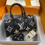 LV OnTheGo East West Monogram Bag / LV BAG พร้อมส่ง 4 สี กระเป๋าโท้ทขนาดกะทัดรัด ดีไซน์ใหม่ประจำฤดูกาล **สินค้าเกรดออริจินอล 1:1 สลับแท้