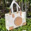 Tory Burch Ella maxi Logo Canvas Mini Tote Bag Collection นี้เป็นกระเป๋าที่ตอบโจทย์สาววัยทำงานอย่างมาก ด้วยโทนสีที่สุภาพ เรียบหรู อีกทั้งยังมีขนาดกำลังดีไม่ใหญ่จนเกินไปและยังบรรจุของได้จำนวนมาก จึงสามารถหิ้วไปทำงาน ชอปปิง หรือจะใช้เป็น Everyday Bag ในชีวิ