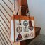 COACH FIELD TOTE 22 WITH PATCHES CA138 ส่วนหนึ่งจาก Coach Pride Collection ซึ่งเป็นการเฉลิมฉลองความเท่าเทียม ความหลากหลาย และการแสดงออกถึงตัวตนที่แท้จริงภายในชุมชน LGBTQIA+ ในเดือนนี้และทุกเดือน ตั้งแต่วันธรรมดาที่วุ่นวายไปจนถึงวันหยุดสุดสัปดาห์ที่เต็มไปด