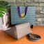 คอลเลคชั่นขายดี มากี่รอบๆ ก็หมดไวทุกรอบ!! TORY BURCH MCGRAW MINI BUCKET BAG กระเป๋าสะพาย และ ถือ คล้องแขน ทรงถัง สะพายได้ 2 ทรง ผลิตจากหนังแท้ หนังลูกวัว หนังนุ่ม หนังหอม น้ำหนักเบามากกก!! หนังลื่น นิ่มสวยมากๆ!! ด้านหน้าประดับโลโก้แบรนด์ ภายในโล่งกว้าง มี