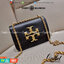 TORY BURCH ELEANOR SMALL CONVERTIBLE SHOULDER BAG ฮอตไอเท็ม รุ่นนี้ขายดีขายหมด คัมแบค!! สวยหรู คุณหนู ผู้ดี!! หายากมากที่สุด!! กระเป๋าสะพายข้าง ดีไซน์อยู่ทรง ขนาดกำลังสะดวกใช้สำหรับสาว วัสดุหนังแท้เต็มใบ สีทูโทน เปิด-ปิดด้วยแถบแม่เหล็ก ภายในแบ่งสัดส่วนได้