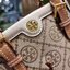 TORY BURCH T MONOGRAM BRAIDED MINI TOTE คอลเลคชั่นใหม่ พร้อมเสิร์ฟความสวยให้ถึงบ้าน!! รอบนี้จัดกระเป๋าทรงโท้ท ไซส์มินิมาให้สาวๆโดยเฉพาะ ดีไซน์ใหม่ล่าสุด สไตล์งานคราฟ มีลูกเล่นประดับดอกไม้กับตัวกระเป๋า วัสดุผ้า jacquard ตัดสลับหนังแท้ หูจับและขอบกระเป๋าตกแ