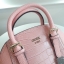 GUESS MINI CROSSBODY กระเป๋าสะพายข้างครอสบอดี้ใบเล็ก หนังลายจระเข้ กระเป๋าสะพายข้างขนาดมินิพกพาสะดวก อะไหล่ทองสวยหรู ตัวกระเป๋าใช้หนังลายจระเข้ ให้ความรู้สึกหรูหรามีระดับ มีหูจับกระเป๋าไว้สำหรับถือได้ค่ะ สายสะพายสามารถถอดออกได้ เหมาะกับวันเบาๆ สัมภาระไม่เ