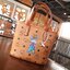 M.C.M VISETOS RABBIT MINI SHOPPER CROSSBODY BAG กระเป๋าถือ/สะพายข้าง ดีไซน์ลายพริ้นท์น้องกระต่าย 🐰🐰 น่ารักแต่แอบหรู ใบเล็ก ไซส์มินิ พกพาสะดวกไม่เกะกะ วัสดุหนังแคนวาสคุณภาพดี ปากกระเป๋ามีซิปรูดกันของหล่น รูดใช้งานง่าย ภายในเป็นช่องโล่ง มาพร