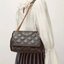 TORY BURCH FLEMING SOFT CONVERTIBLE SHOULDER BAG รุ่นหายากที่สาวๆตามหา มาพร้อมเสิร์ฟความสวยถึงบ้านไปเลยจ้า รอบนี้คัดสีสวยๆมาให้ได้ช้อปกันอย่างจุใจไปเลย กระเป๋าสะพายไหล่ หนังแท้นิ่มเต็มใบ สวยหรูดูแพง เปิด-ปิดด้วยตัวกดล็อคแน่นหนา สายสะพายในตัวปรับใช้ได้ 2 แ