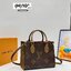 LV OnTheGo PM bag / LV onthego pm bicolor tote bag กระเป๋าทรงโท้ทที่ใครเห็นต้องเป็นคลั่งรัก ยอดฮิต คลาสสิค ผู้ดี หรูหราได้ทุกลุค ทุกสไตล์ มาพร้อมหูจับในตัว คล้องแขนก็ดูแพง หรือจะเกี่ยวสายครอสสะพายก็อัพลุคได้เลย