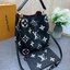ORI หนังแท้ | LV NeoNoe MM Bucket bag Monogram Flower กระเป๋าสะพายทรงบัคเก็ต ลาย Monogram Flower โดดเด่นเพิ่มสไตล์ มีเสน่ห์ชวนหลงใหล