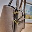 PRADA Saffiano leather bag / Prada leather bag กระเป๋าถือ/สะพายล่าสุด ที่ดีไซน์เรียบหรู สวยคมชัด เต็มไปด้วยดีเทลน่าใช้ สายคล้องไหล่ที่สามารถถอดออกได้