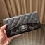 VIP 】กระเป๋าสตางค์ใบยาวรุ่นฝาพับที่ถามหากันมากที่สุด!! สวยรับทรัพย์จาก Chanel วัสดุหนังลายคาร์เวีย ลุคผู้ดีที่สุด เปิด-ปิดด้วยกระดุมแม่เหล็ก ภายในกระเป๋ามีช่องใส่บัตรได้เยอะ ใส่ธนบัตร ใส่เหรียญได้ มีช่องซิปแยกอีกหนึ่งช่อง ดีไซน์เรียบหรูดูคลาสสิค!! สาวๆห้า
