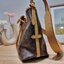 LV CARRYALL PM รุ่นลิมิเต็ดที่สาวๆตามหา กระเป๋าสะพายไหล่ทรงสวย ดีไซน์เรียบง่ายคลาสสิค หรู ดูผู้ดี รูปทรงใช้งานง่าย มาพร้อมใบลูก ไว้เก็บของจุกจิก วัสดุหนังแคนวาส ปากกระเป๋ามีสายหนังผูกกันของหล่นได้และยังมีกระดุมแม่เหล็กอีกด้วย สายสะพายถอดปรับได้ ภายในโล่งก