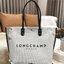 LONGCHAMP ESSENTIAL TOILE SHOULDER BAG L ECRU วัสดุ Cotton Canvas & Grained cowhide คอลเลคชั่นใหม่ ฮิตสุดๆในเหล่าดาราเซเลป ด้วยดีไซน์สวยขนาดกำลังดีเนื้อหนาอยู่ทรง น้ำหนักเบา