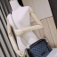 GUESS CROSSBODY BAG กระเป๋าสะพายรุ่นใหม่ล่าสุดทรงเหลี่ยมหนังนิ่มสวยเดินเส้นลายตารางอยู่ทรงด้านหน้าประดับโลโก้ GUESS สวยดูมีเปิดปิดด้วยฝาปิด ภายในมีช่องแบ่งสองช่องเป็นสัดส่วนใส่กระเป๋าสตางค์ใบยาว มือถือ ของจุกจิกได้เยอะ พร้อมสายสะพายโซ่ต่อหนังจะเลื่อนใช้สา