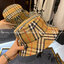 BURBERRY BUCKET HAT / Burberry Vintage Check Cotton Blend Bucket Hat หมวกทรงบัคเก็ต ทรงฮิตใช้ได้ทั้งหญิง/ชาย unisex bucket hat งานเกรดออริสวยงาม การตัดเย็บประณีต เนื้อผ้าคุณภาพดี ภาพสินค้าถ่ายจากงานขายจริง ใช้งานต่างประเทศได้