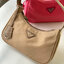 พรีเมี่ยมกิ๊ฟแท้ 100% 】สีใหม่พร้อมส่งที่นี่ที่เดียว Prada nylon mini shoulder bag กระเป๋าถือหรือสะพายไหล่ size mini กำลังน่ารัก