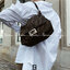 FENDI MAMMA BAGUETTE ZUCCA BROWN FABRIC BAG (GWP) พรีเมี่ยมกิ๊ฟ Limited Edition จาก FENDI วัสดุ CANVAS พิมพ์ลายแบรนด์ เปิดปิดด้วยฝาปิดกระดุมแม่เหล็ก ภายในมีช่องซิป ใส่ของแยกอีกช่อง สามารถใส่กระเป๋าสตางค์ยาว iphone เงิน ของจุกจิกได้ มาพร้อมสายสะพาย2แบบ ถอด