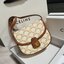 CELINE CROSSBODY BAG VIP GIFT WITH PURCHASE (GWP) พรีเมี่ยมกิ๊ฟ Limited Edition จาก PERFUME DUTYFREE COUNTER กระเป๋าทรงครอสบอดี้ วัสดุหนังทั้งใบ ด้านในเปิดปิดด้วยกระดุม มีช่องใส่ของโล่งกว้าง iphone(เล็ก) ลิปสติก และเงินได้ มาพร้อมสายหนังยาว สไตล์นี้จะสะพา