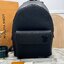 LV Takeoff Backpack กระเป๋าเป้สะพายหลัง สีดำเต็มใบหรูหราแบบเรียบง่าย ตกแต่งด้วยตัวอักษร “LV” โลหะสีดำด้าน ช่องหลักที่กว้างขวาง เหมาะสำหรับการเดินทางในวันหยุดสุดสัปดาห์หรือวันพักผ่อนสบายๆ 🤍 เกรดท็อปออริจินอล 1:1 เกรดดีสุด