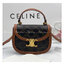 CELINE Mini besace triomphe in shiny top handle กระเป๋าสะพายคาดลำตัวพร้อมหูจับถนัดมือ ได้รับความนิยมอย่างมาก ด้วยรูปร่างทรงโค้งมนมีความคลาสสิกตามแบบฉบับแบรนด์