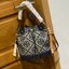 ของแท้ 💯% Tory Burch T Monogram jacquard bucket bag เปิดตัวกระเป๋า T MONOGRAM รุ่นใหม่ล่าสุดจาก TORY BURCH ครั้งแรกกับโมโนแกรม ที่ได้รับแรงบันดาลใจมาจากโลโก้สุดคลาสสิก