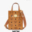 M.C.M X-MINI KLASSIK TOTE IN VISETOS สิ้นสุดการรอคอย สำหรับไอเท็มกะทัดรัด พร้อมเสิร์ฟให้คุณแบบเต็มพิกัด!! กระเป๋าสะพายมินิโท้ท ที่ตอบโจทย์ทุกไลฟ์สไตล์ ในวันสบาย วันทำงาน ออกงาน หรือวันที่ต้องลุย น้องคนสวยใบนี้พร้อมไปกับทุกคนได้เลย!! วัสดุหนังแคนวาสคุณภาพด