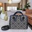 TORY BURCH FACTORY MONOGRAM JACQUARD BOSTON BAG กระเป๋าถือหรือสะพายรุ่นใหม่ล่าสุดจาก TORY BURCH FACTORY วัสดุ Woven Jacquard & Leather ในลาย Jacquard คงเอกลักษณ์แบรนด์สวยอยู่ทรงดีไซน์โดดเด่นทรง Boston เปิดปิดด้วยซิปคู่สะดวกใช้ขนาดกำลังดีใส่กระเป๋าสตางค์ยา