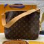 LV Monogram Delight Canvas มี 2 ขนาด กระเป๋าสะพายข้างทรงสูงใบใหญ่หนังแกะสังเคราะห์ หูหิ้วปั้มโลโก้ ด้านในมี1ช่องซิป 1ช่องใส่ของจุกจิ๊ก อะไหล่ทองหรูหรา มีสายยาว ถอดสายได้ ปรับระดับได้ จุของได้เยอะ หรูหรา สวยงาม เหมาะกับทุกโอกาศ ต้องมีติดตู้ห้ามพลาดเลยค่า