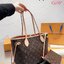 LV Neverfull Monogram Tote Bag กระเป๋าทรงโท้ทสะพายไหล่ใบใหญ่ขนาดกำลังสวย มาพร้อมใบลูก คลาสสิคที่สุด เป็นอีกรุ่นที่มีคนใช้กันทั่วบ้านทั่วเมือง ฮิตแบบไม่ต้องพูดเยอะ