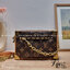 LV MINI SOFT TRUNK ไอเท็มหรูหราย้อนยุค ผสมผสานความทันสมัย ด้วยการตกแต่งขอบด้วยโลหะ รูปทรงกล่องสัดส่วนสวยลงตัว โดดเด่นชวนมอง