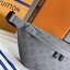 LV Discovery Bumbag Gray Monogram Shadow Kalbsleder / LV Belt Bag เกรดใช้งานสลับใบจริงได้ เทพออริจินอล เนื้องานสวยงาม หนังแท้ ใช้ได้ทั้งชายหญิง ภาพสินค้าถ่ายจากงานขายจริงใช้งานต่างประเทศได้