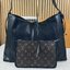 LV Bolso CarryAll Dark MM Handbag 40cm กระเป๋าสะพายใบใหญ่ เกรดออริ 1:1 ใช้งานต่างประเทศได้