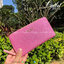 KATE SPADE JOELEY LONG WALLET กระเป๋าสตางค์ใบยาวรุ่นใหม่ล่าสุดหนัง Saffiano สไตล์ PRADA สวยน่าใช้ตัวเนื้อกระเป๋าตกแต่งด้วยกลิทเตอร์ทั้งใบ สวยหรู ภายในมีช่องซิป1ช่อง และช่องใส่บัตรหลายช่อง ใส่เหรียญ บัตรได้เยอะ ตัวจริงสวยน่าใช้มากค่ะ