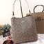 ใบใหญ่ 10" COACH TOWN BUCKET BAG IN SIGNATURE CANVAS (COACH 91512) 🌺 เป็นสีที่ขายดีมากๆ และหายากมากๆด้วย!! //ขนาด 10 นิ้ว ใส่ของได้จุใจ!! //กระเป๋าสะพายข้าง //วัสดุหนังแคนวาสอย่างดี หนังสวย อยู่ทรง มีสายสะพายยาว ใช้สะพายเป็นคลอสบอดี้ได้ สายยา