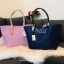 Cath kidston tote bag กระเป๋าสะพายรุ่นใหม่ วัสดุ PU คุณภาพดี นิ่ม น้ำหนักเบา เช็ดทำความสะอาดง่าย เปิดปิดกระเป๋าด้วยกระดุมแม่เหล็ก ด้านในโล่งกว้างมีช่องซิปสำหรับใส่ของ จุของได้เยอะ สายสะพายไหล่ยาวสุด22cm.ขนาดกำลังดีราคาสุดคุ้มห้ามพลาดค่ะ
